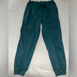 Lululemon women’s mid-rise jogger size 12